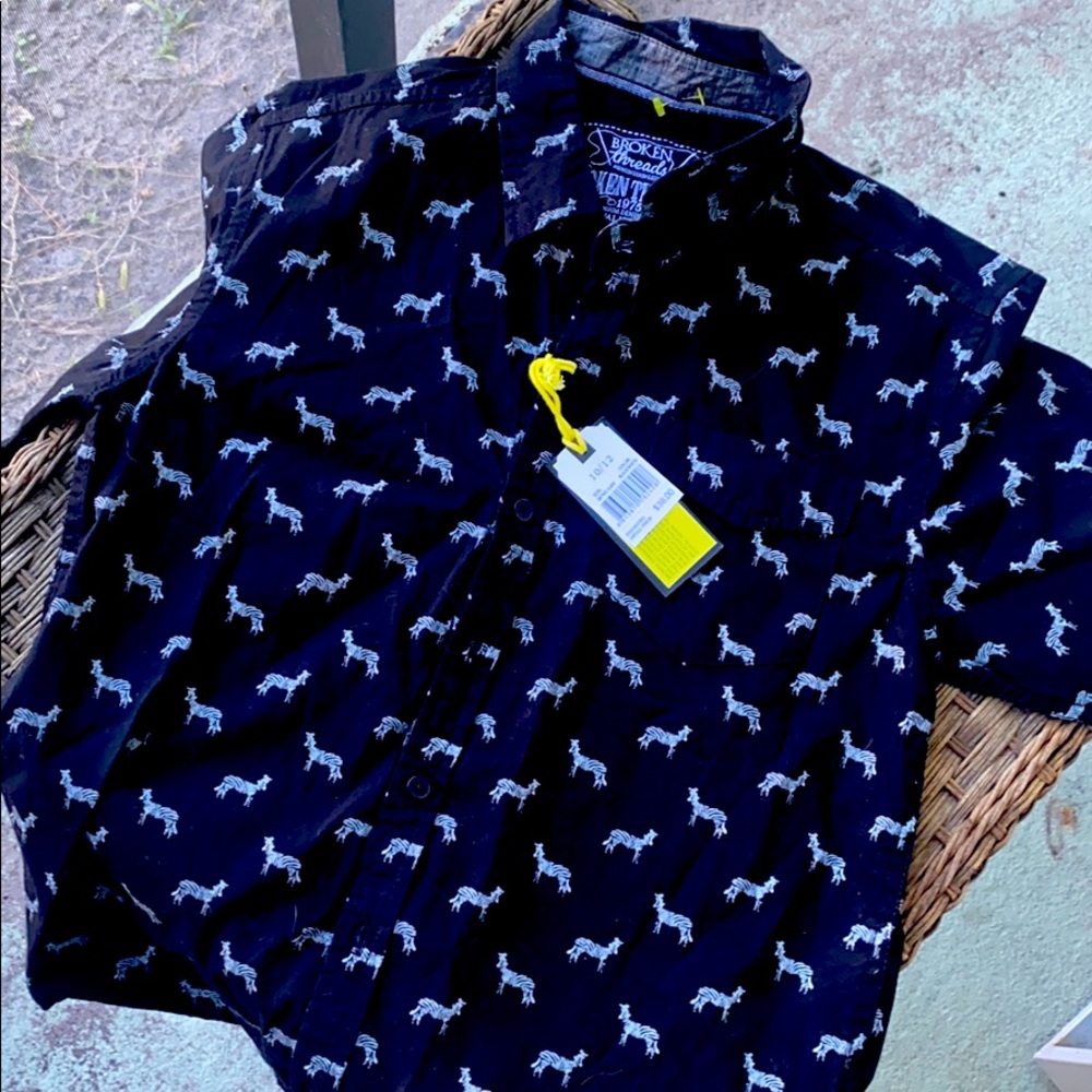 NWT Broken Threads s/s Button up zebra print shirt
